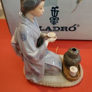 Figurine-AUGUST MOON: Japanese Tea Ceremony by Lla
